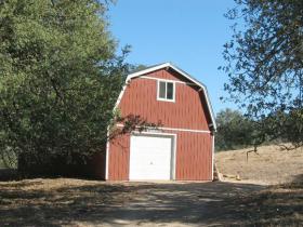 20' X 40' "Dunn" Barn With Electricity & Full Loft. Water Nearby.